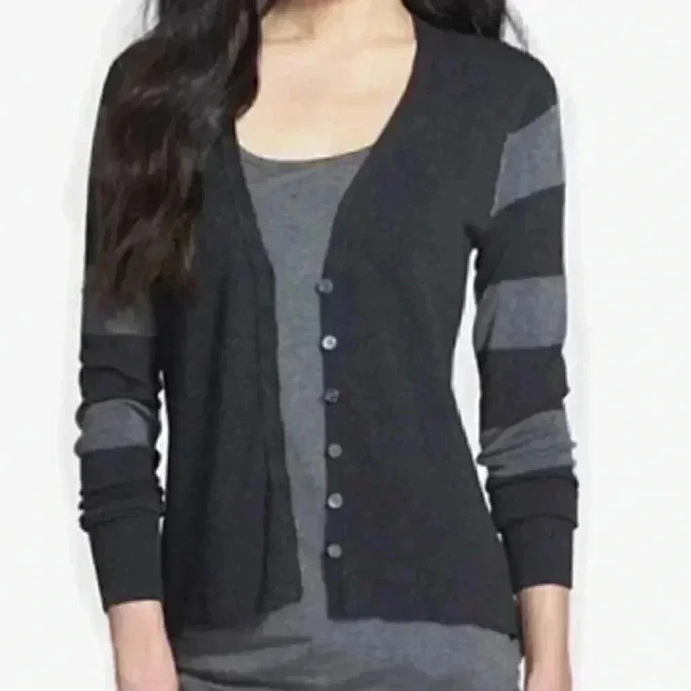 Eileen fisher two tone grey long sleeve 3 button petite cardigan S